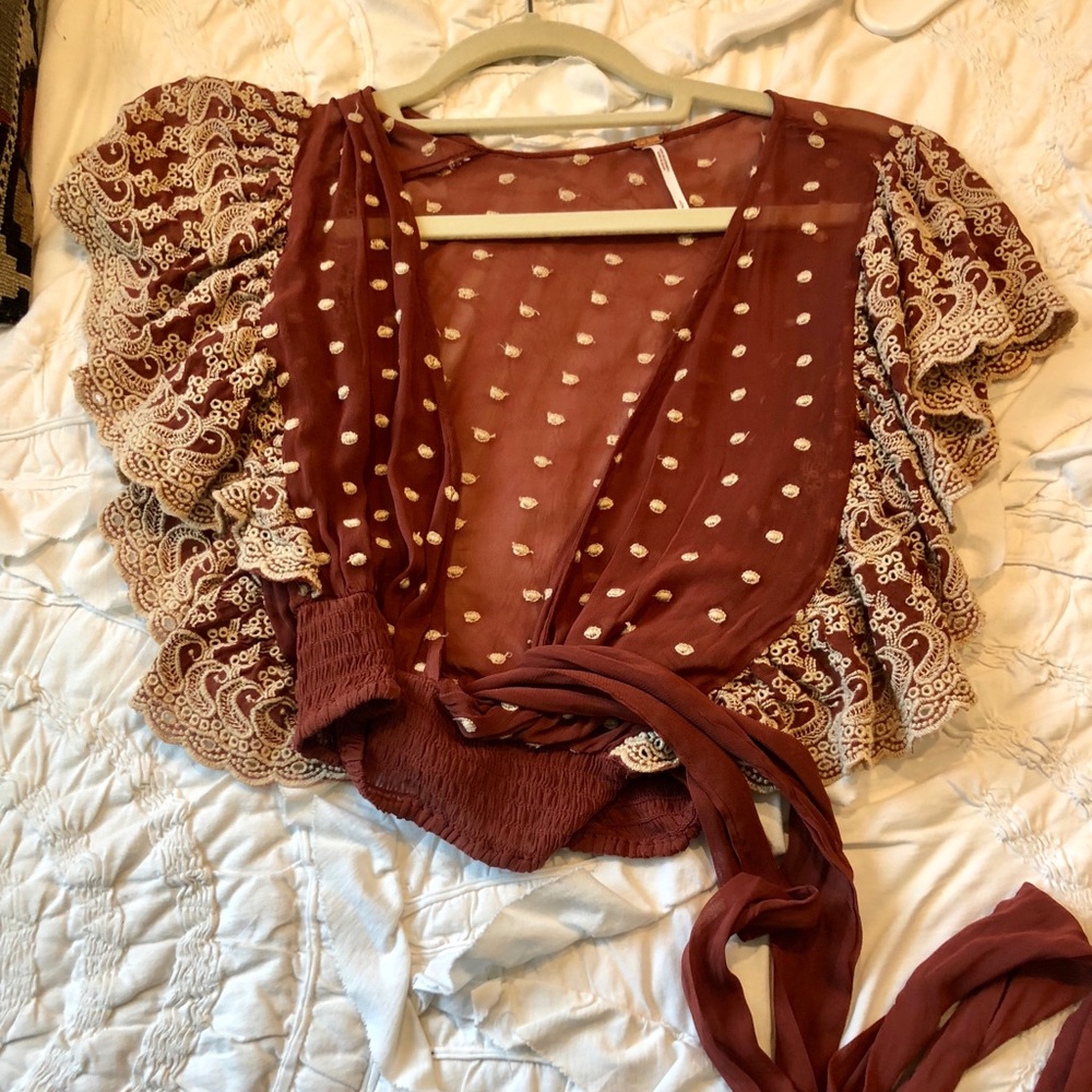 Free people never worn cropped lace blouse